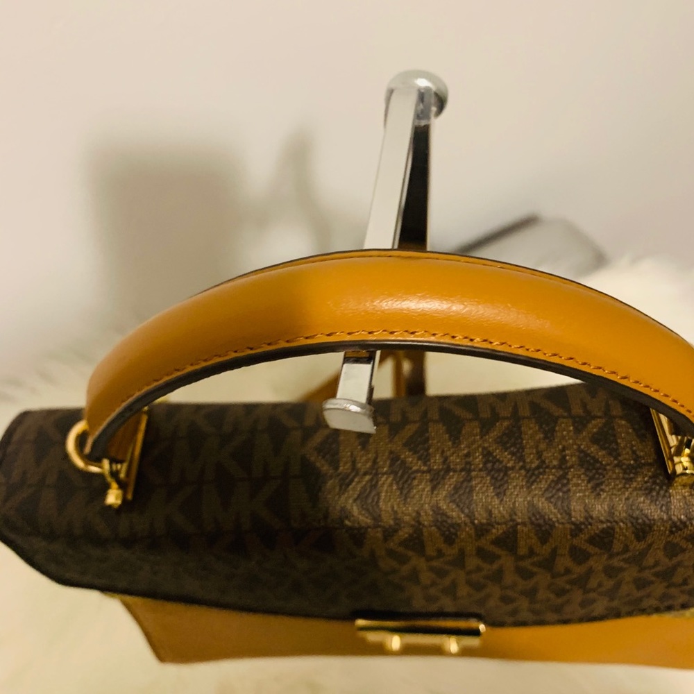 Brand New MK crossbody bag - Picture 6 of 9